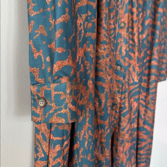 Navy blue dress with Coral 🪸 patterned design 7/8 length sleeves - Picture 8 of 9